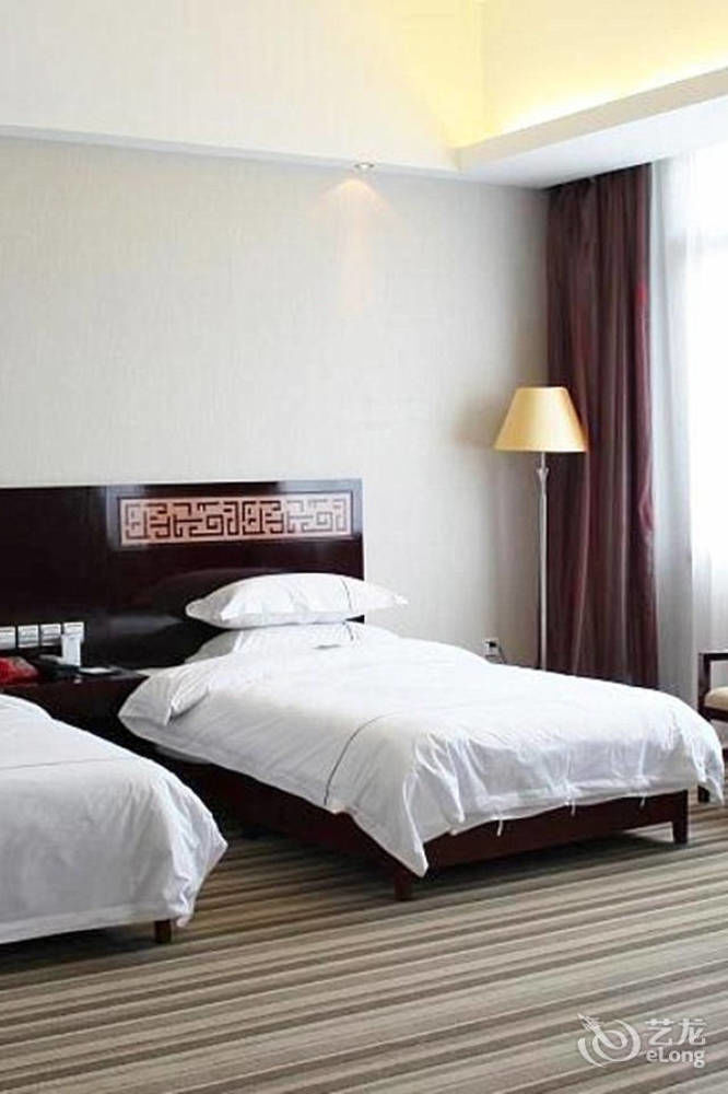 Jishou Heyi Hotel Fenghuang Exterior photo