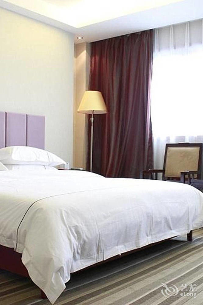 Jishou Heyi Hotel Fenghuang Exterior photo