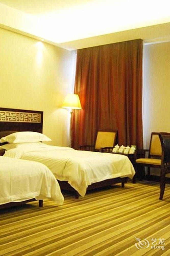 Jishou Heyi Hotel Fenghuang Exterior photo